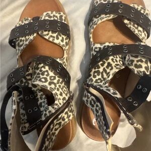 Blazing Cream Leopard Print Women's Sandals Size 11